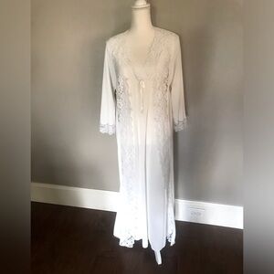 Vintage Nan Flowers 2 Piece Lingerie Nightgown and Robe